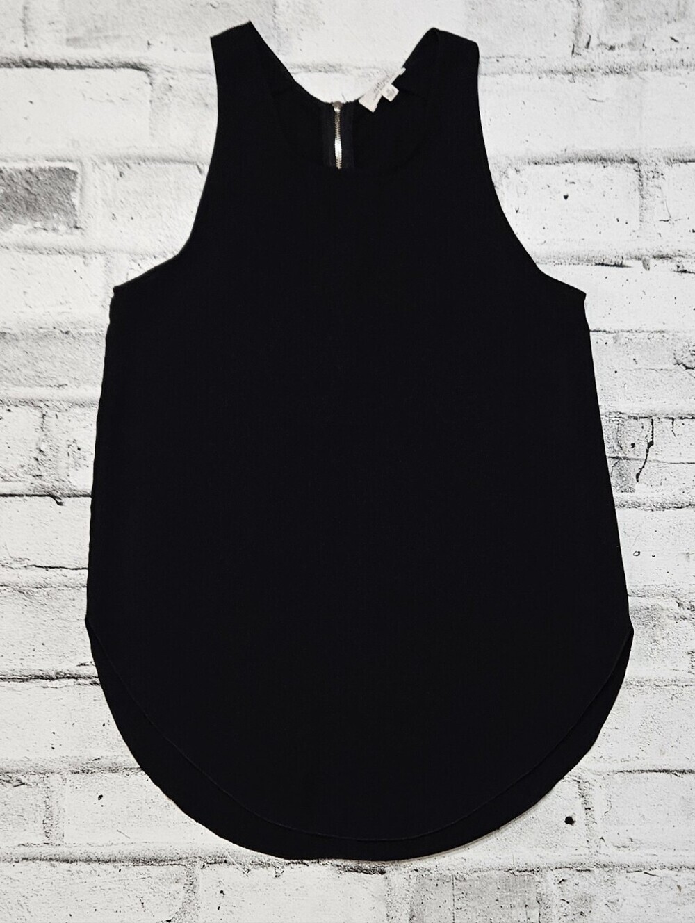 Wilfred Aritzia Black Sleeveless Shirt Zip Back Womens XS Minimalist